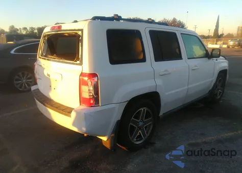 2010 Jeep Patriot Sport из США, поврежденный, VIN 1J4NF2GB7AD503620